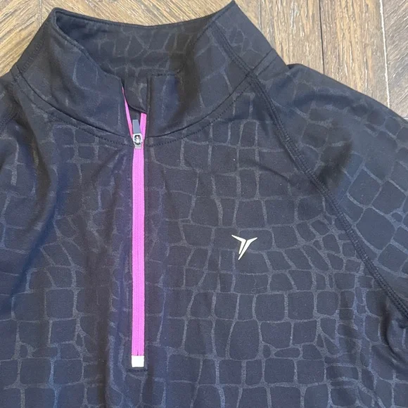 Old Navy Active Women’s Black Quarter Zip - Size Medium - Picture 3 of 6